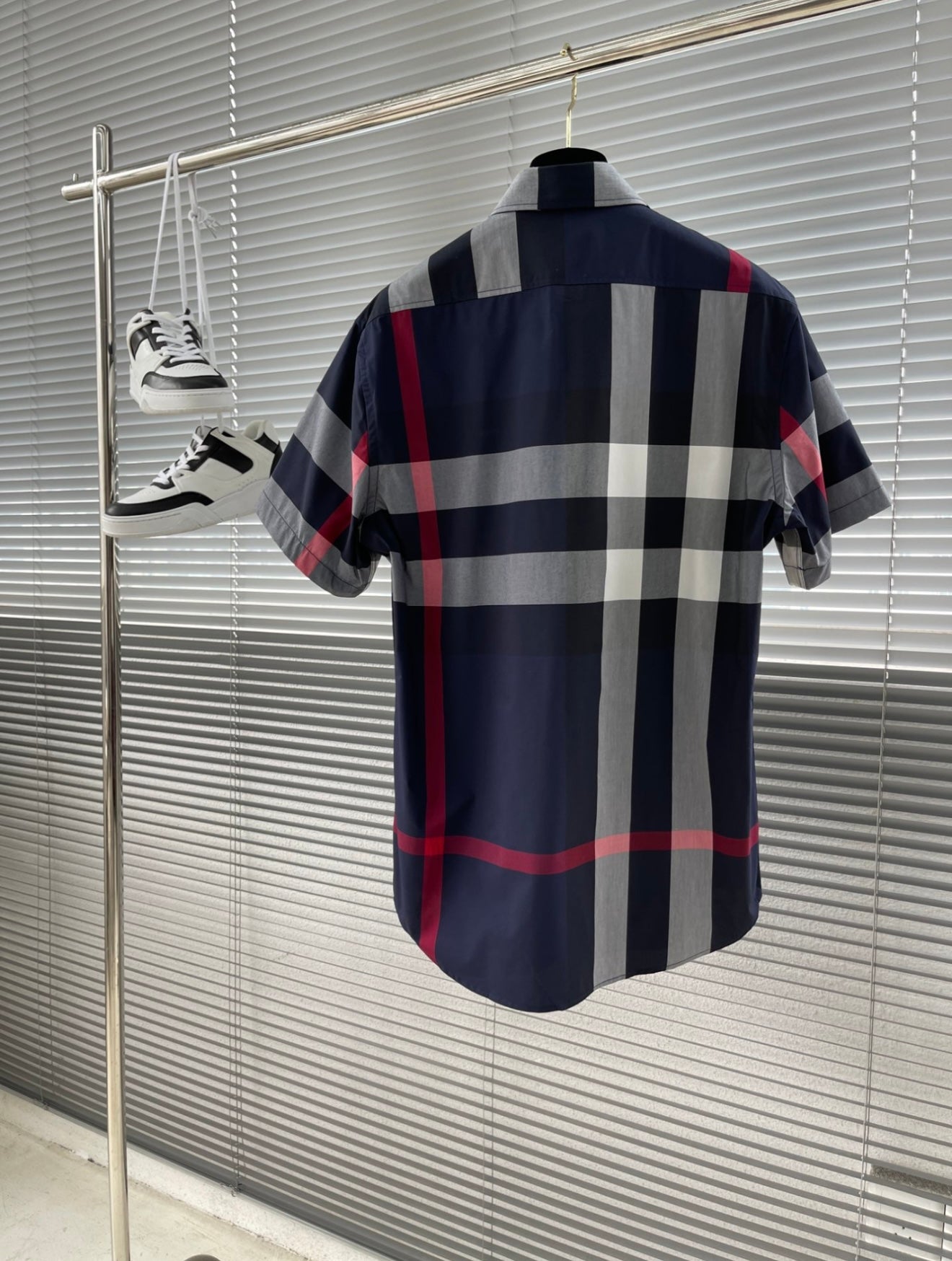 Burberry Men’s Short Sleeve Check Shirt – Navy / Grey / White
